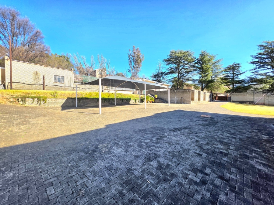 8 Bedroom Property for Sale in Bethlehem Free State